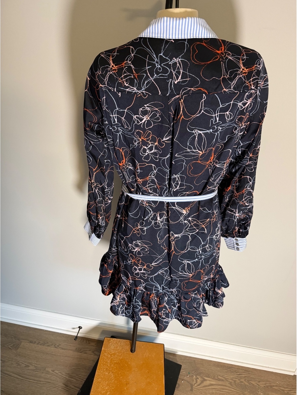 Cinq à Sept Navy Floral Print Button-Down Dress with Striped Collar and Belt, 2 - Picture 8 of 8